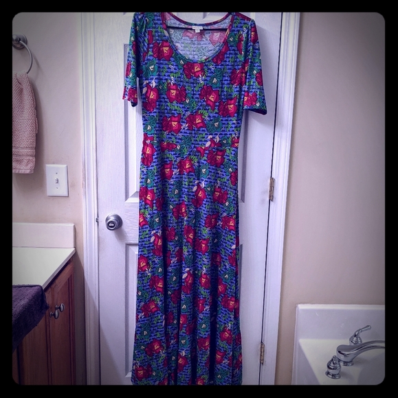 LuLaRoe Dresses & Skirts - Lularoe Ana Dress 💙